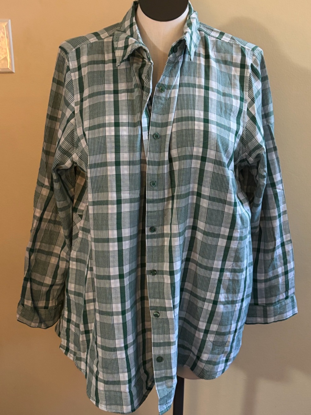 JOAN RIVERS green and white XL flannel with button back bottom